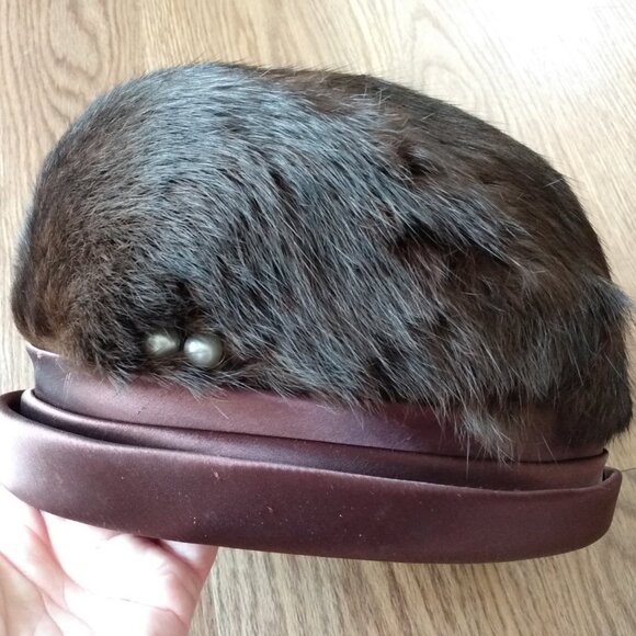 Vintage Fur Hat with Satin Band, Faux Pearl Accent and Union Label - Picture 8 of 15